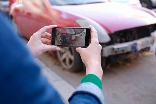 Wenn der Firmenwagen verunfallt: Was Startups bei der Schadensbewertung beachten sollten